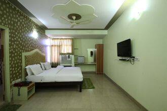 TG Rooms Airport Zone 2, New Delhi 2